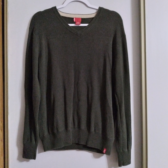 Levis Medium Ribbed Gray Knit Classic Outdoor Casual Sweater - Picture 1 of 4